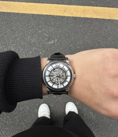 Emporio Armani阿玛尼 腕表 自动机械机芯 皮革表带 镂空表盘 男款 30米防水 Emporio Armani阿玛尼 腕表 自动机械机芯 皮革表带 镂空表盘 男款 30米防水