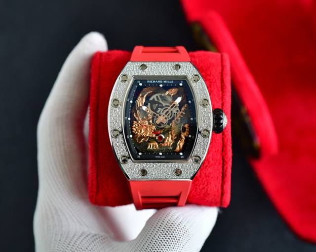 成龙大哥同款Jack Chen Richard Mille 理查德米勒 RM57-03飞龙 在天系列 全球限量8只 贵重来不是你的缺点 此款腕表壳套采用进口水晶