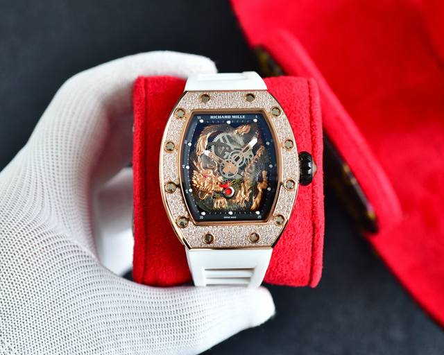 成龙大哥同款Jack Chen Richard Mille 理查德米勒 RM57-03飞龙 在天系列 全球限量8只 贵重来不是你的缺点 此款腕表壳套采用进口水晶