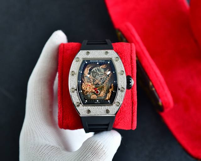 成龙大哥同款Jack Chen Richard Mille 理查德米勒 RM57-03飞龙 在天系列 全球限量8只 贵重来不是你的缺点 此款腕表壳套采用进口水晶