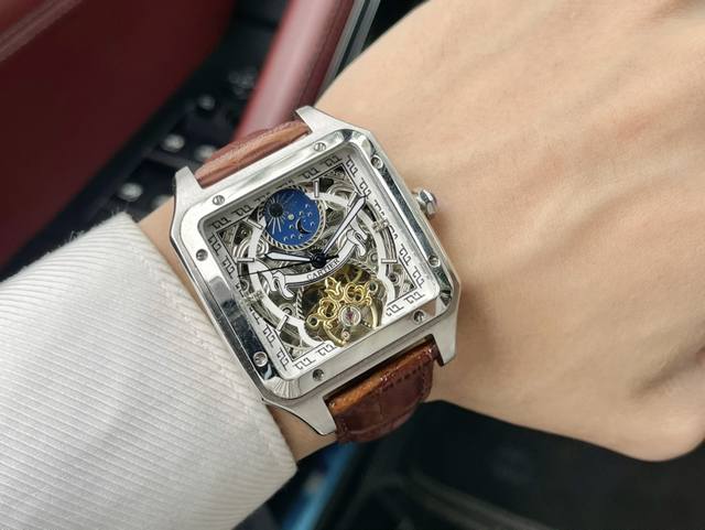 同价 卡地亚-Cartier 精品男士腕表 镂空设计 尊贵大气 绅士风范 卓越品质 热卖全城 采用全自动机械机芯 顶级316精钢表壳 进口小牛皮表带 矿物质超强