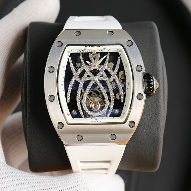 理查徳 米勒 Richard Mille RM19-01陀飞轮系列 最新蜘蛛升级版陀飞轮系列 全新打造的还原原装 搭载陀飞轮机械机芯 独特的壳型更突显了这块腕表