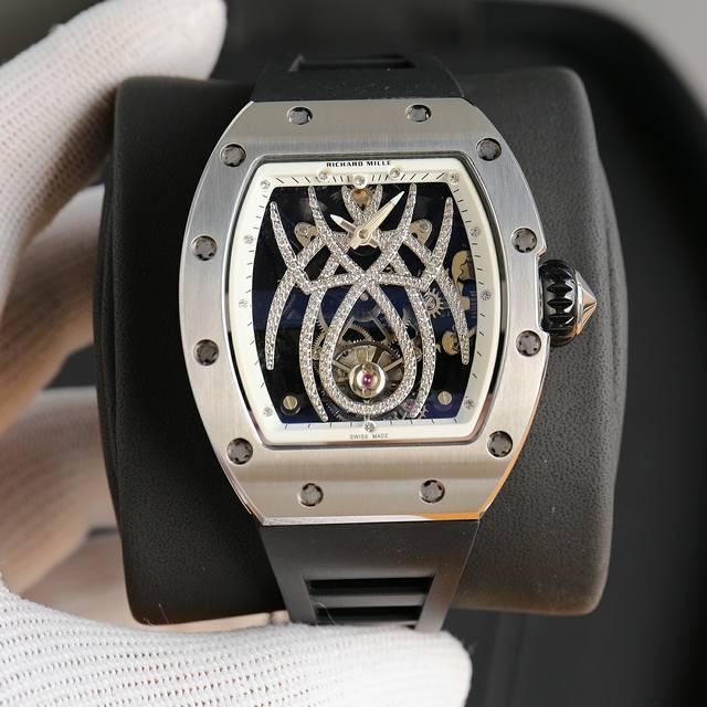 理查徳 米勒 Richard Mille RM19-01陀飞轮系列 最新蜘蛛升级版陀飞轮系列 全新打造的还原原装 搭载陀飞轮机械机芯 独特的壳型更突显了这块腕表