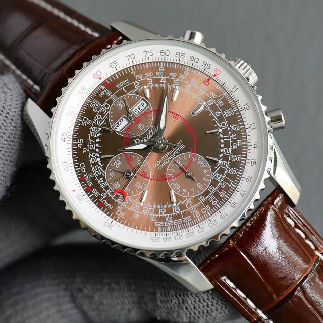 百年灵breitling 蒙柏朗计时系列a21033012重磅来袭 1这款复杂多功能计时腕表 有日历 月份 星期 24小时显示 计时功能等 盘面凌厉 读时清晰