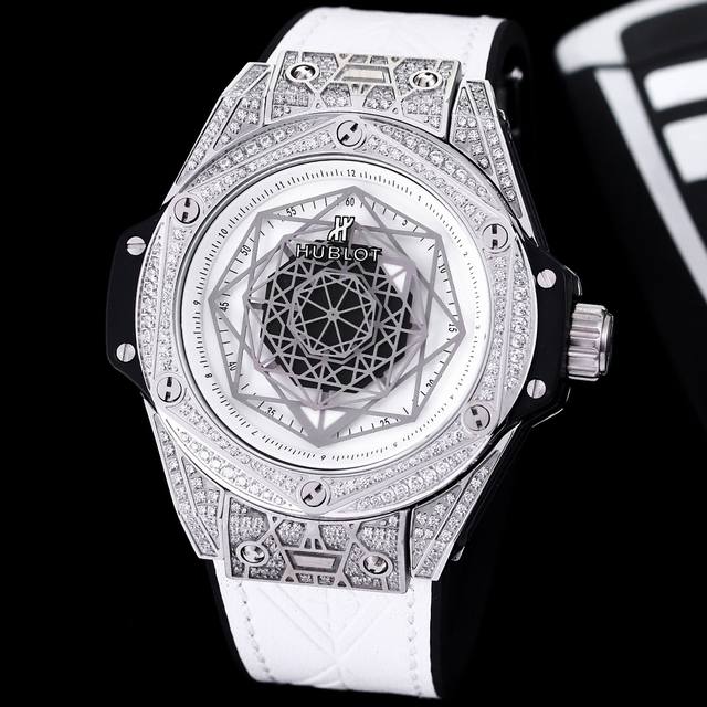 恒宝hublot 刺青腕表系列 进口全自动上链机械度膜玻璃直径:43Mm 厚度:13Mm