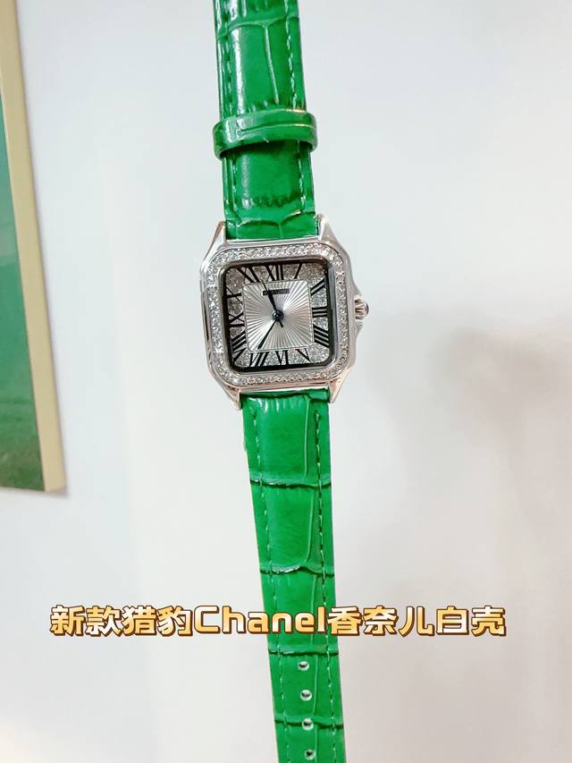 皮带 香奈儿chanel 猎豹手表 新款 钻石罗马刻度面 华丽而不羁 是panth re De 猎豹所传达的美学风格 它线条流畅 魅惑动人 柔软服帖于腕间 宛若