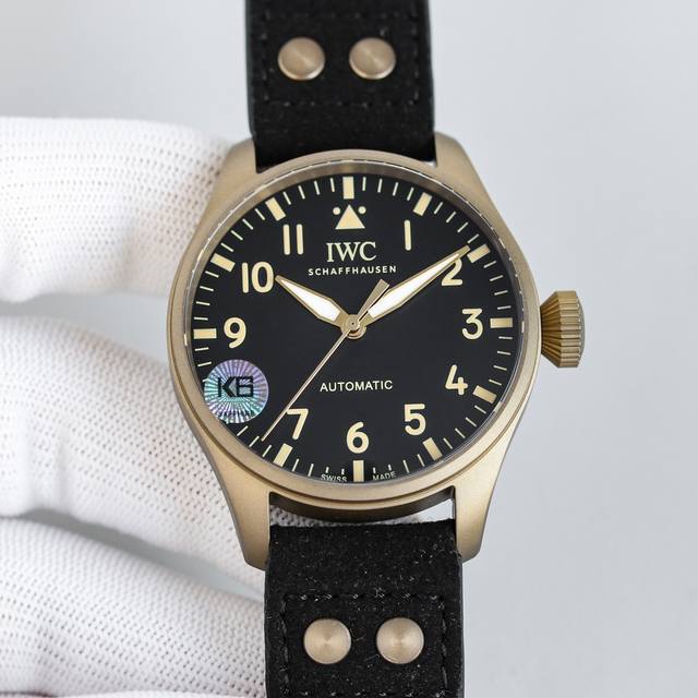 白壳 青铜 Iwc 万国 空中霸主 大飞 大飞行员 系列 43Mm 狂野阳刚的设计 霸气侧漏 细腻温柔的工艺 炉火纯青 两者相辅-刚柔并济 虎啸猿啼 表壳 宽厚