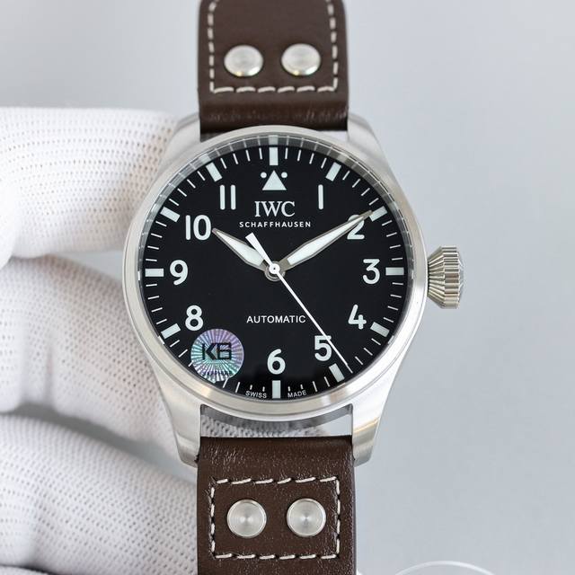 白壳 青铜 Iwc 万国 空中霸主 大飞 大飞行员 系列 43Mm 狂野阳刚的设计 霸气侧漏 细腻温柔的工艺 炉火纯青 两者相辅-刚柔并济 虎啸猿啼 表壳 宽厚