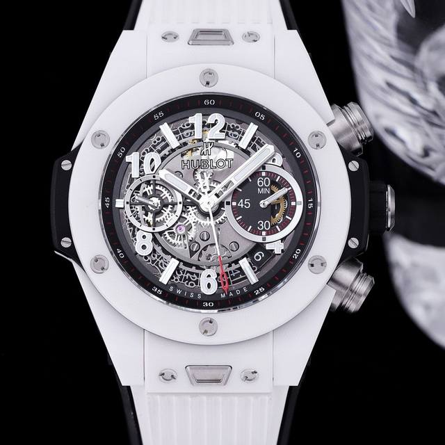 Hublot 宇舶 全新突破 彩色陶瓷问世 Big Bang Unico 大爆炸系列彩色陶瓷腕表 陶瓷工艺史无前例的重大突破 砸重金耗时四年 得以突破传统的陶瓷