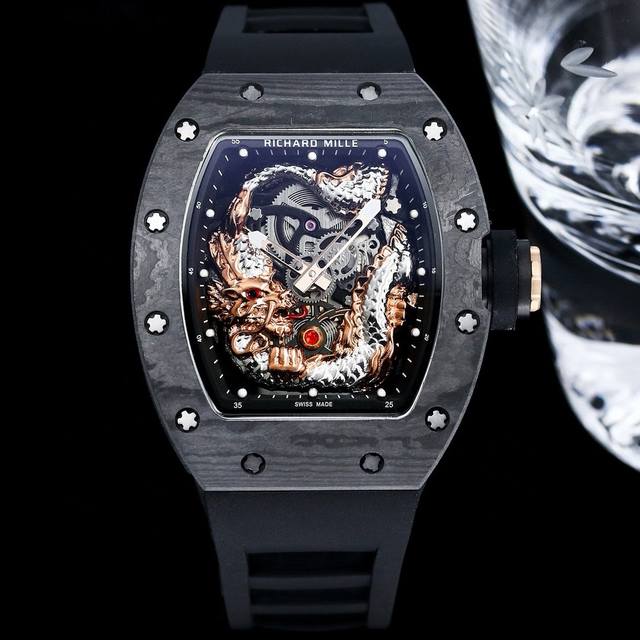 Richard Mille 理查米尔 Rm57-03 飞龙在天系列 全球限量8只 贵重来不是你的缺点 此款腕表壳套采用进口德国碳纤维材质鑫打造 搭载进口西铁城精