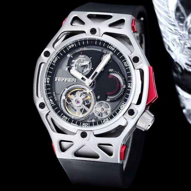 2024最新改款 Hublot 宇舶表 Techframe Ferrari 法拉利70周年陀飞轮计时腕表.采用法拉利开发跑车的创意流程设计腕表. 引擎 机芯为灵