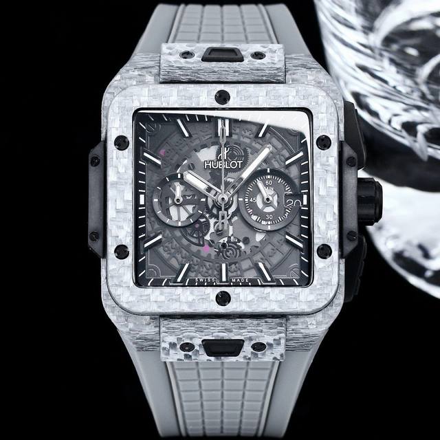 2024年创新巅峰造型 Hublot 宇舶 碳纤维复刻打破常规 颠复传统 宇舶表推出首款正方形腕表 Square Bang Unico 快捷拆换表带 底部旋转后