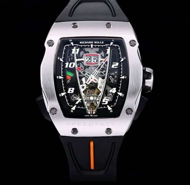 Richard Mille 理查米尔 Rm40-01 这是瑞士高端腕表品牌richard Mille与迈凯伦联合推出的第三款腕表 意义非凡 这款腕表在设计上从s