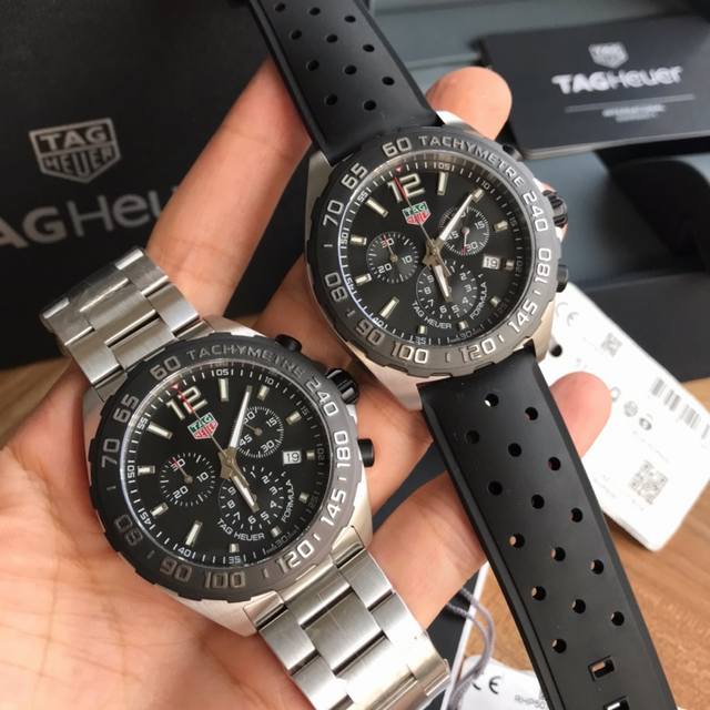 Original Tagheuer 泰格豪雅f1系列石英男士腕表 原单货 六针计时带日历 瑞士原装机芯 多道工序打磨表壳 整表线条柔和 蓝宝石玻璃 专柜售价一万