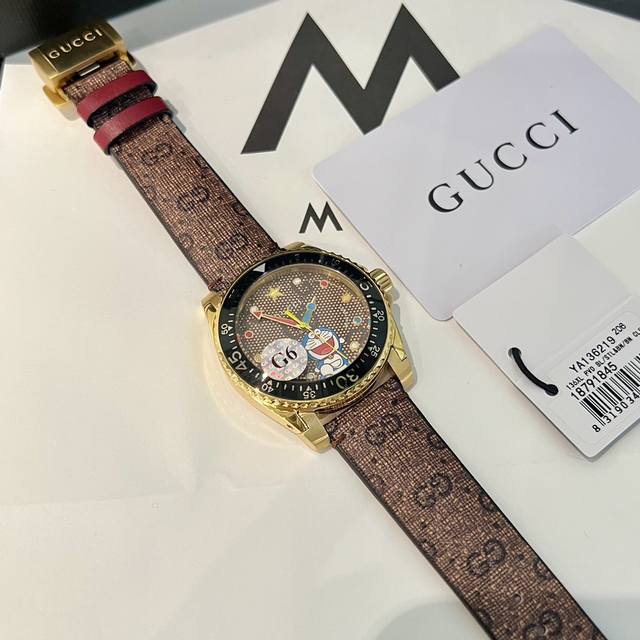 白壳 金壳 原单品质 值得信赖 古驰 Gucci多拉a梦联名限定款 没人能掩藏对于哆啦a梦的喜爱 在这方面 男孩女孩都一样 Gucci与这位卡通 大明星 合作