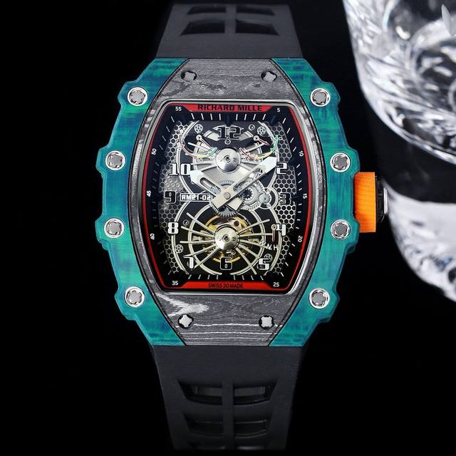 Richard Mille 理查米尔 Rm21-01系列 搭载全自动进口机械机芯 尺寸40X50X16Mm 碳纤维材质打造的表圈和表柱作为架构支撑，进一步加固其