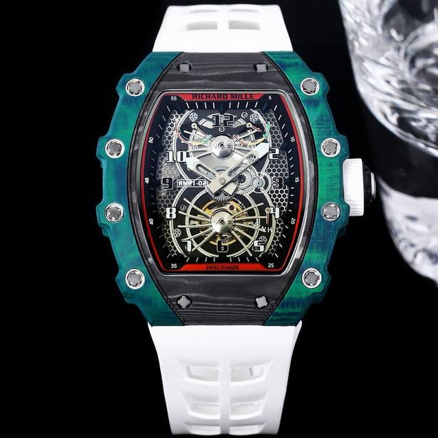 Richard Mille 理查米尔 Rm21-01系列 搭载全自动进口机械机芯 尺寸40X50X16Mm 碳纤维材质打造的表圈和表柱作为架构支撑，进一步加固其