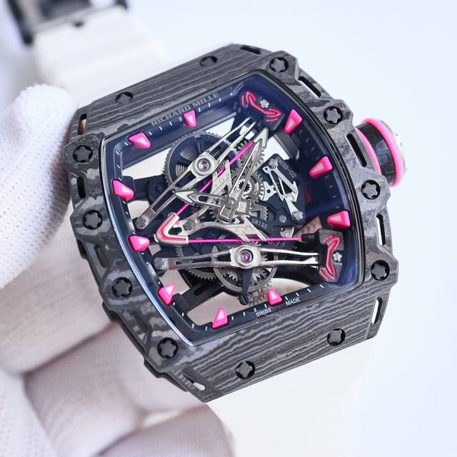 顶级复刻 1 Rm 理查德 米勒 Richard Mille Rm8 和职业高尔夫球手布巴 沃森 Bubba Watson 已经合作了十多年，合作开发了几款时计