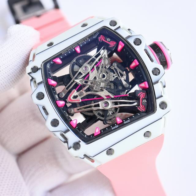 顶级复刻 1 Rm 理查德 米勒 Richard Mille Rm8 和职业高尔夫球手布巴 沃森 Bubba Watson 已经合作了十多年，合作开发了几款时计