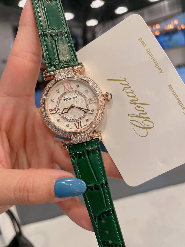 光圈 钻圈 萧邦 Chopard Imperiale 系列腕表。3月新款独家上市！独特的风格带您走进一个新阶段并且成功塑造了崇尚自我表达和与众不同的生活化概念，