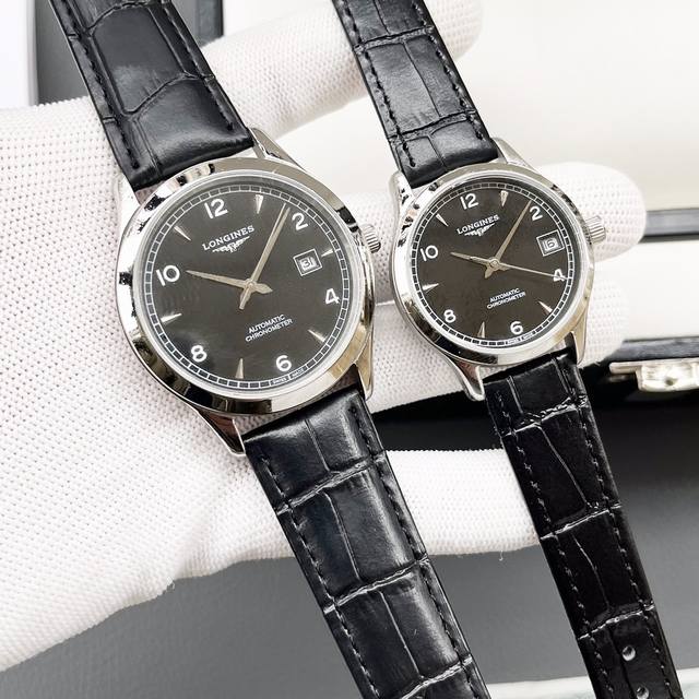 同价 浪琴-Longines 情侣款大三针设计，尊贵大气，绅士风范，卓越品质，热卖全城。采用日本8215全自动机械机芯，顶级316精钢表壳，蓝宝石镜面，进口小牛