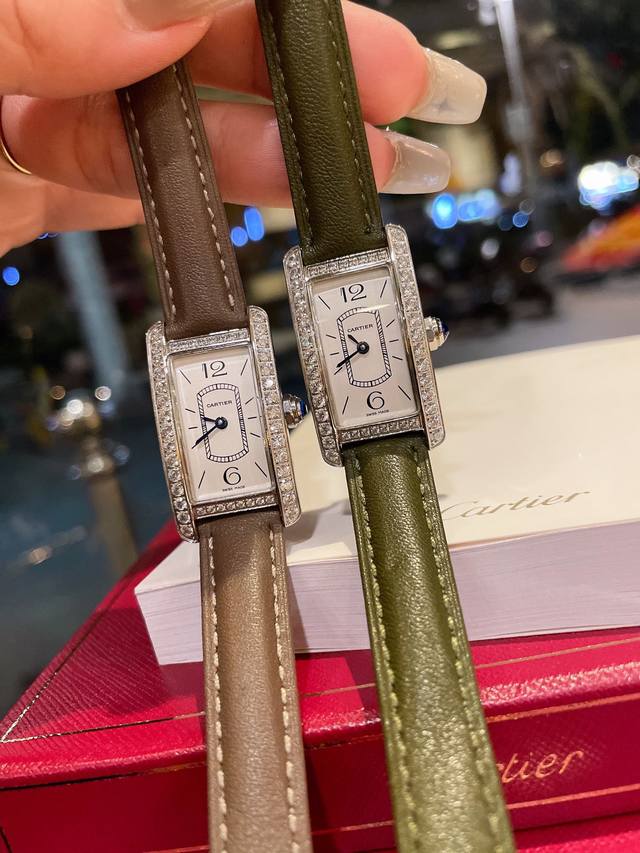 白 金 钻30 卡地亚-Cartier Tank Américaine腕表，小号表款，采用蓝宝水石晶镜面，瑞士石英机芯。原版开模，精钢表壳，八角形表冠，镶嵌一颗