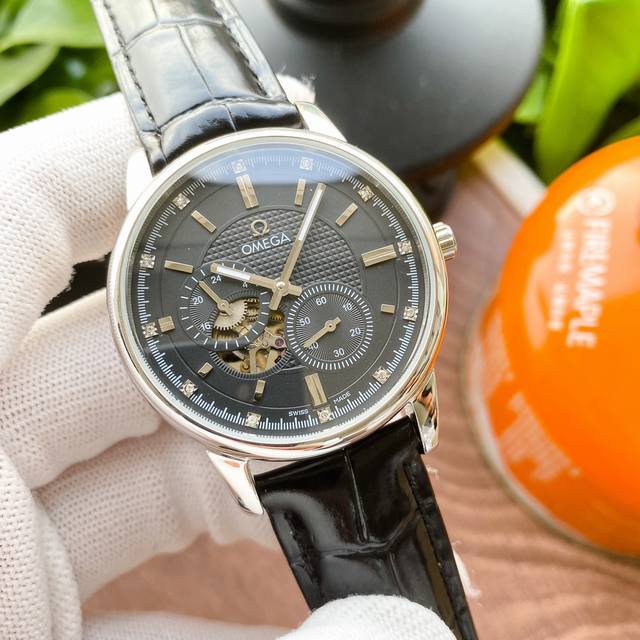 白壳 ，金壳 ，钢带20 品牌：浪琴-Longines 类型：男士腕表 壳套：顶级版316精钢l 表带：进口小牛皮表带 316L精钢表带 机芯：全自动机械机芯