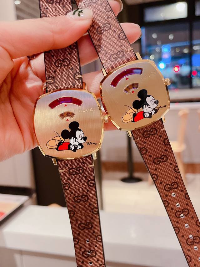 皮批 金色 超可爱米奇到货！35Mm 38Mm 古驰-Gucci中性款 原单品质 Disney X Gucci Grip系列腕表 Disney X Guccid