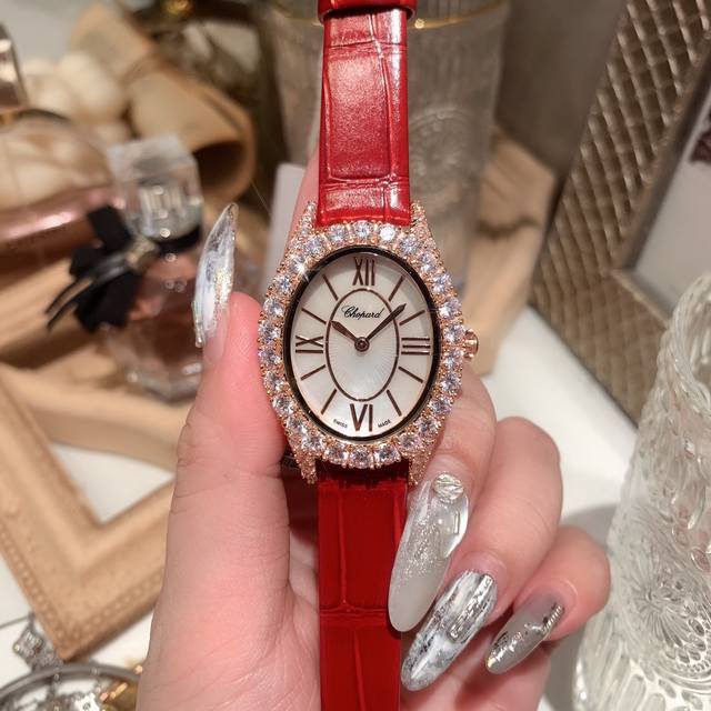 同价 肖邦-Chopard高级珠宝系列，L'Heure Du Diamant系列钻石手表，展现了珠宝镶嵌制作技艺 ，石英机芯 罗马贝壳钻字面，使整体感中独具别样