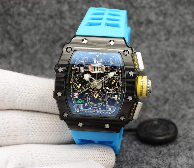 世界顶级机械腕表品牌richard Mille 理查德米勒 以革命性的技术，研制出最精密的陀飞轮腕表驰名于世。Rm11-03系列腕表，采用精钢表壳，内置全自动机