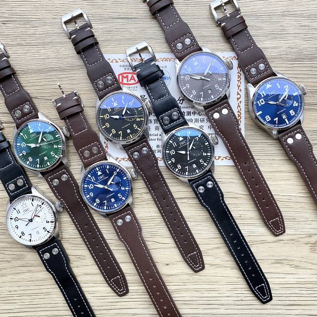 白壳 玫20。万国 Iwc 飞行员系列，精品男士腕表，多功能设计，尊贵大气，绅士风范，卓越品质，热卖全城。采用全自动机械机芯，顶级316精钢表壳，进口小牛皮表带