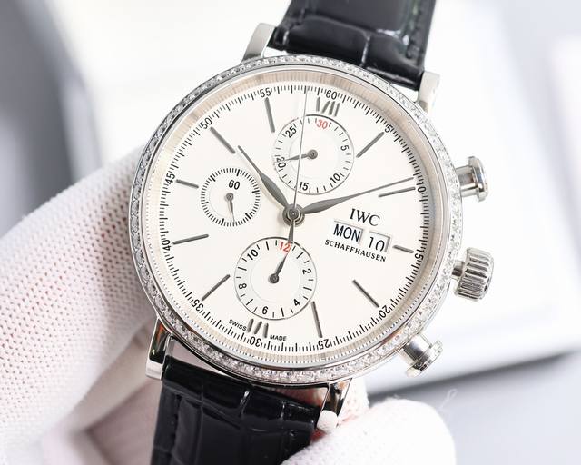 白 -金 。Tw倾情演绎 Iwc 万国 波涛菲诺计时腕表 Rb2 腕表尺寸42Mmx13.5Mm。完美同步正品，表壳以精钢材质打造，通过细致的抛光打磨之后呈现出