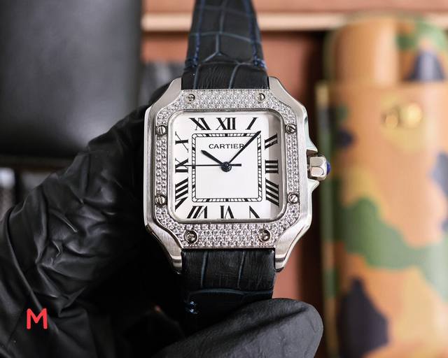 白皮玫金白钢 玫金钢 钻圈+20卡地亚cartier 新款山度士系列 33Mm*11Mmcal 石英机芯 瑞士工艺 高强度蓝光玻璃 精钢表带 原装扣