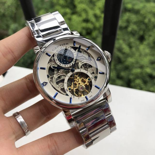 白 玫 钢20 品牌 卡地亚--Cartier 类型 男士腕表 机芯 全自动机械机芯 材质 316L精钢表壳 表镜 矿物强化玻璃镜面 表带 真皮表带 钢带 可选