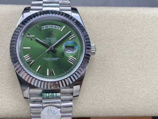 双头粒版本 Sk厂 劳力士rolex 双历 星期日志型系列 40Mm 直径 40Mm 机芯 搭载全自动机械机芯 圈口 劳力士ringcommand三角坑纹 光圈