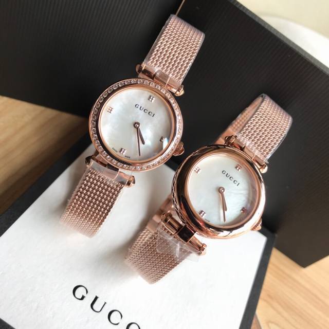 原盒:30 钻圈: 古驰 Original Gucci，古驰巴塞尔钟表展新宠，全新设计，天然贝母面，网带精致，原装瑞士石英，大部件原厂出，中号～27Mm表径，保