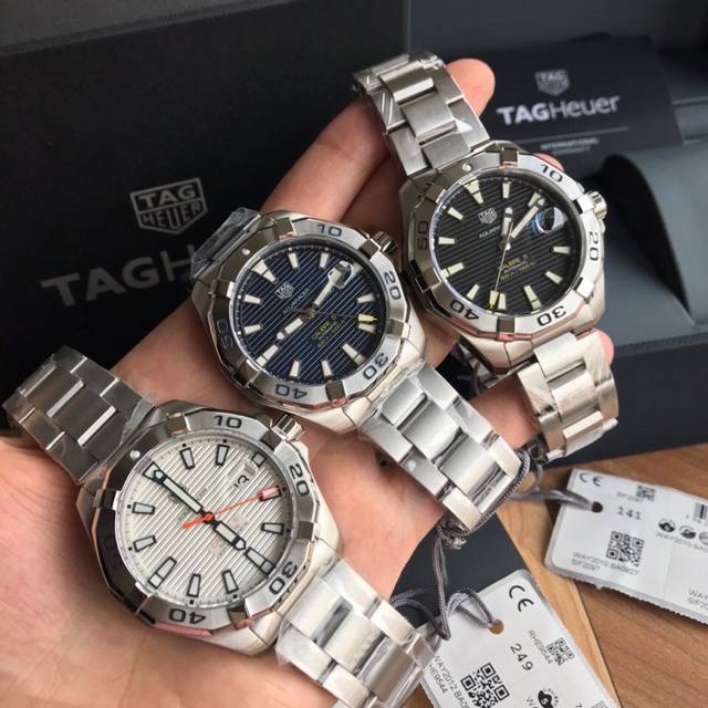 可以订做专柜查验码 批: 原盒:50 硬货，Original Tagheuer,泰格豪雅竞潜系列机械表，专柜 0。 ~43Mm表径，蓝宝石镜面，超强夜光指针，原