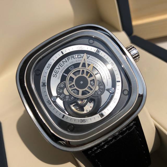 支持香港、美国直邮 Sf-P1B 01七个星期五sevenfriday型号：P1B 01 对版细节，带真nfc功能，质量取胜sevenfriday P系列手表具