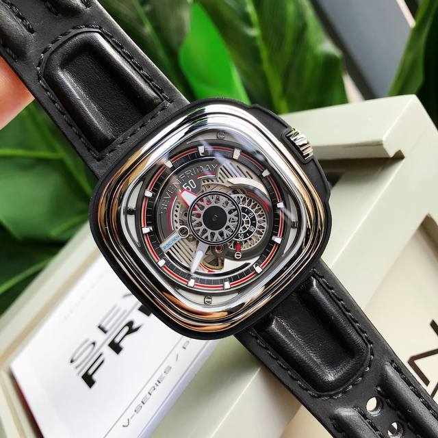 支持香港、美国直邮 百分百原厂配件，Sf-P3C 01 七个星期五sevenfriday P3C 01型 享特罗德手表为上述各系列产品之外的一款限量版手表，全球