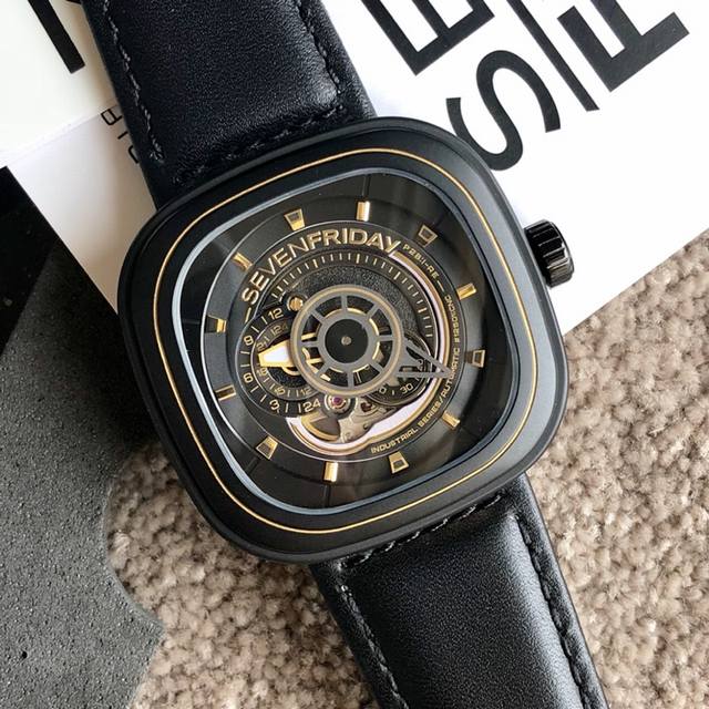 支持香港、美国直邮 七个星期五 Sevenfriday机芯：原装日本西铁城82S7机械机芯镜面：强化蓝光玻璃表带：进口小牛皮带材料：高级316精钢鑫表壳尺寸：4