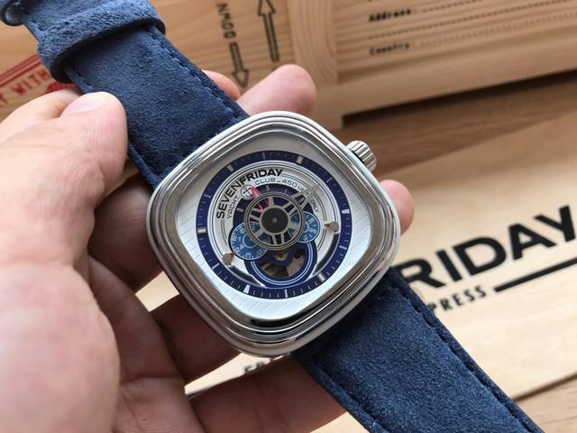 支持香港、美国直邮 原单 七个星期五 Sevenfriday 日本进口原厂机械机芯 30米防水 翻毛牛皮表带 支持专柜验货 官方nfc软件检验 配原厂包装 懂货