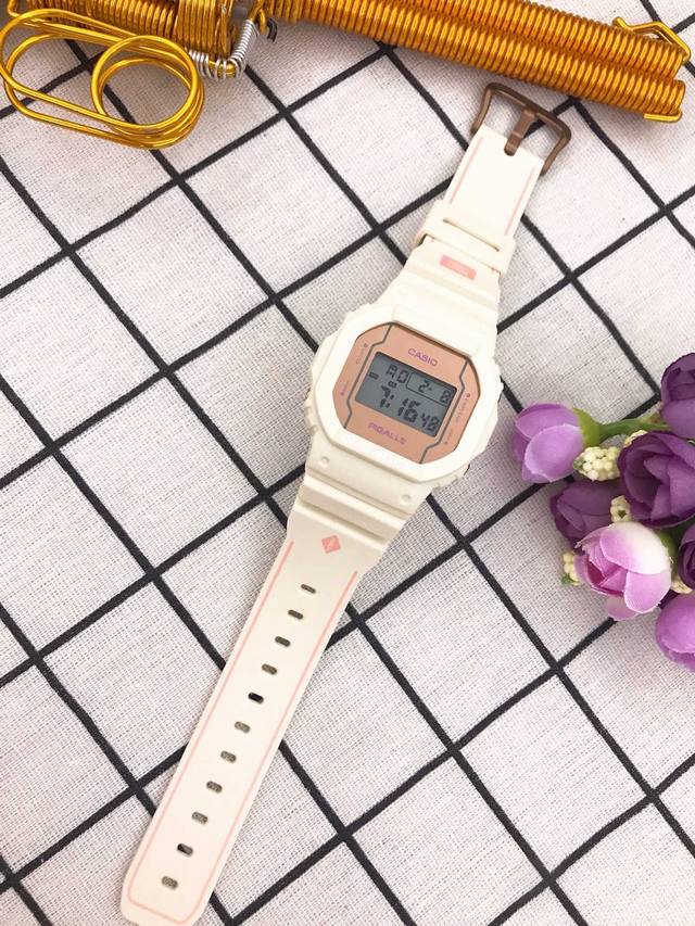 原单卡西欧dw5600白橘，45度自动抬手亮灯功能，G-Shock--经典防震表盘设计，超强防水，独家货源