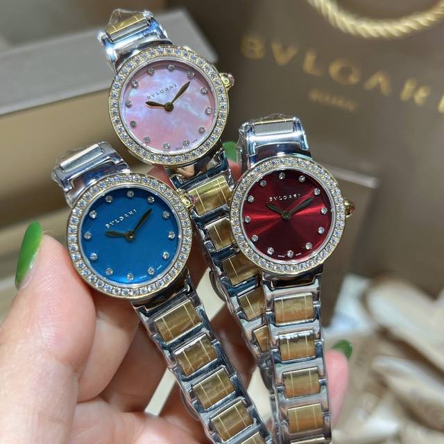 白壳 玫金 钻20 宝格丽迷你号！ Bvlgari 宝格丽 Bvlgari系列 经典又不失时尚气息女表，进口石英，,精钢不绣钢材质 细节做工非常不错，小号尺寸：