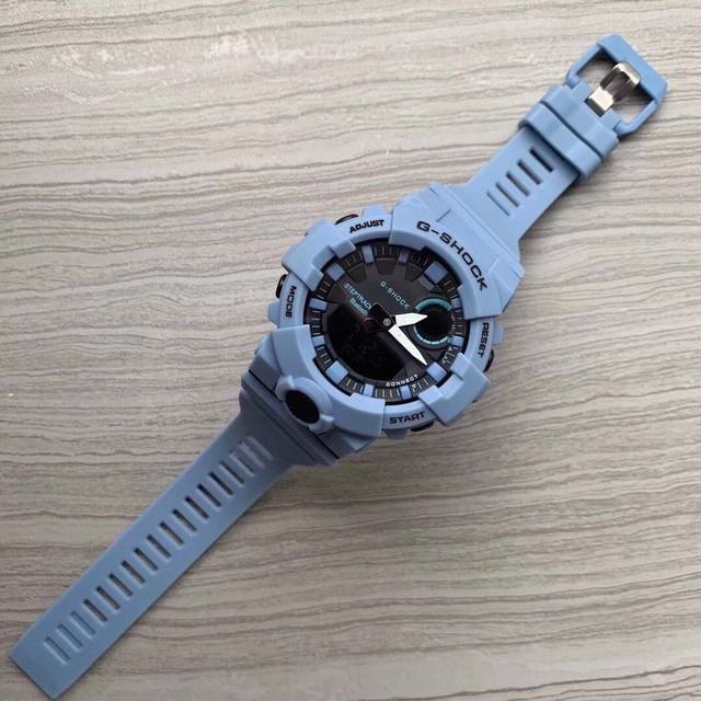 卡西欧casio G-Shock Gba-800，抗震的结构，无机玻璃，20气压防水，针躲避功能，记秒表，计时器，闹钟，全自动日历，1表盘直径约48Mm 介于男