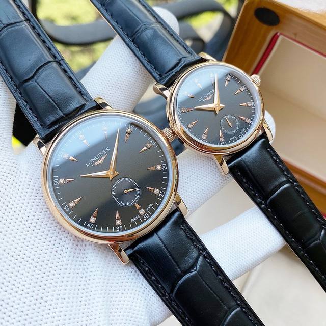 白 金 钢带+20。浪琴-Longines精品情侣对表携手而来，简约精致，品质精湛，热卖全城。采用进口石英机芯，顶级316精钢表壳，进口小牛皮表带，矿物质超强镜