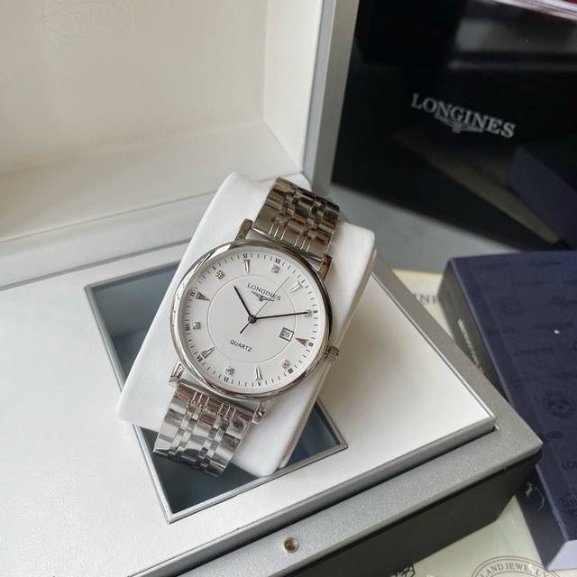 白 金 钢带+20。浪琴-Longines精品情侣对表携手而来，简约精致，品质精湛，热卖全城。采用进口石英机芯，顶级316精钢表壳，进口小牛皮表带，矿物质超强镜