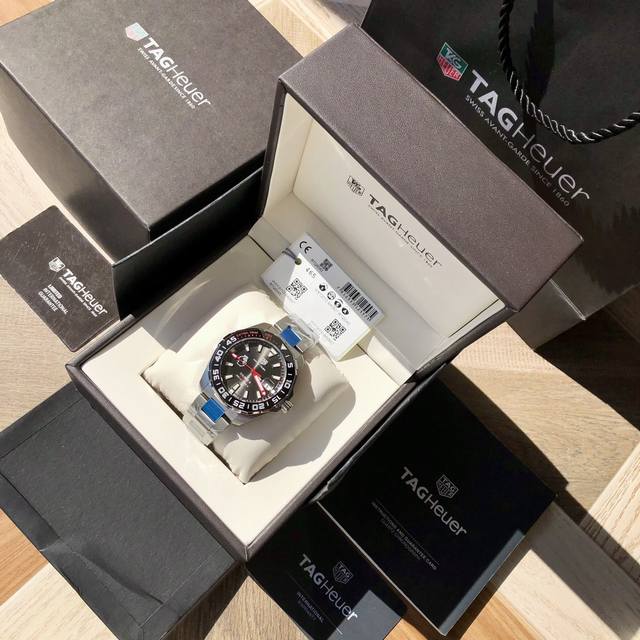 英超特别版，硬货。Original Tagheuer,泰格豪雅竞潜系列机械表，专柜 0+。 ~43Mm表径，蓝宝石镜面，超强夜光指针，原装机芯，支持拆机验货，硬