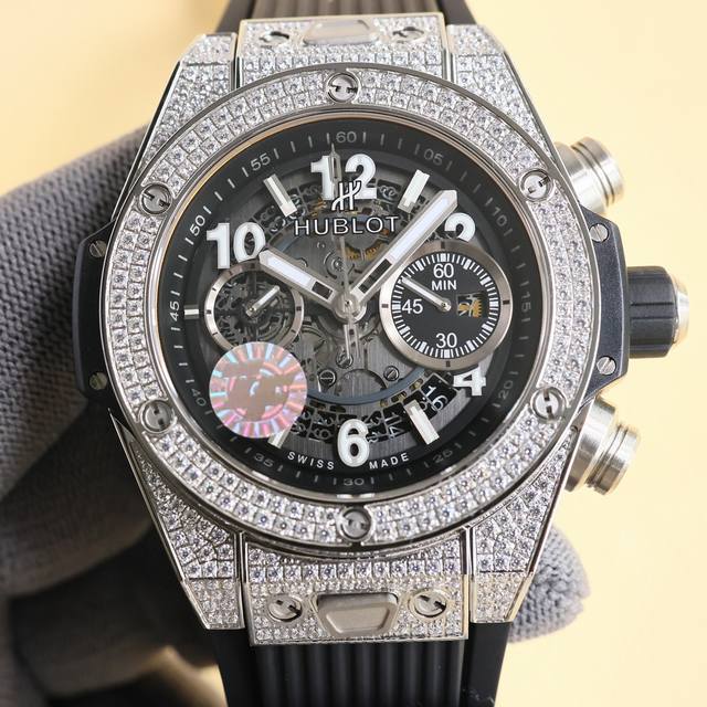 半钻 满钻 金白同价 宇舶 恒宝 Hublot 英勇无畏，拳拳出击，简称“Hub”“恒宝”，Bigbang大爆炸 素材料计时码表v2版表壳采用进口316精钢材料