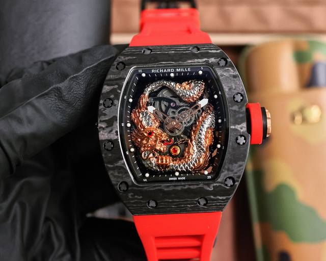 成龙大哥同款jack Chen Richard Mille 理查德米勒 Rm57-03飞龙 在天系列 全球限量8只 贵重来不是你的缺点！ 此款腕表壳套采用进口德