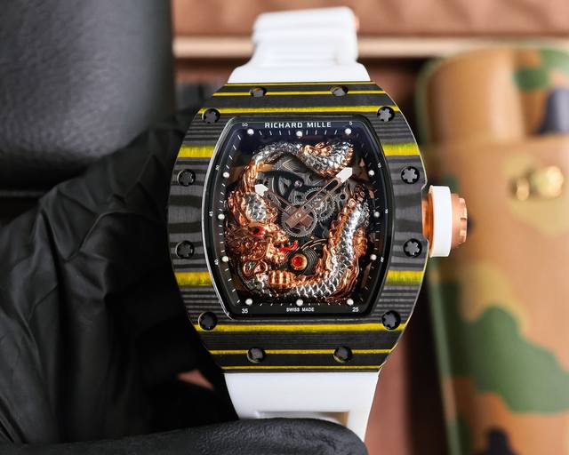 成龙大哥同款jack Chen Richard Mille 理查德米勒 Rm57-03飞龙 在天系列 全球限量8只 贵重来不是你的缺点！ 此款腕表壳套采用进口德